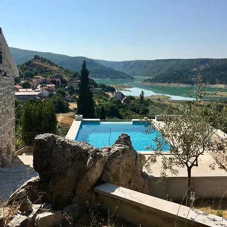 Jukini Dvori Villa