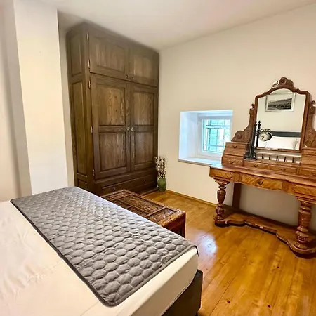 Jukini Dvori * Ricice (Prolozac)