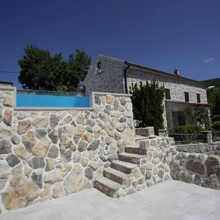 Jukini Dvori Villa Ricice (Prolozac)