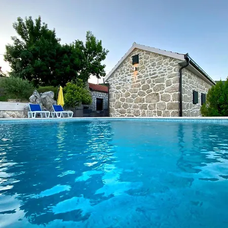 Villa Jukini Dvori With A View Of The