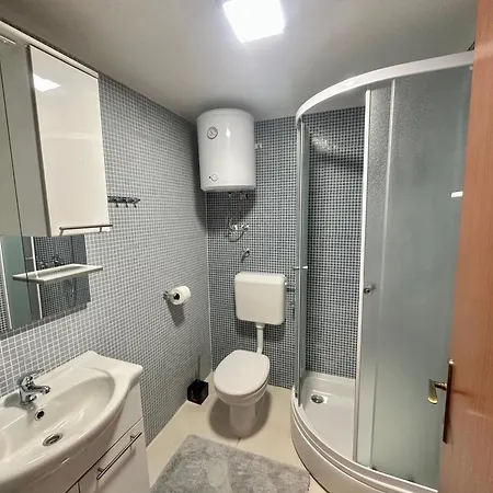 Jukini Dvori Villa Ricice (Prolozac)