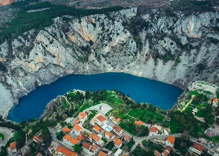 Villa Jukini Dvori Ricice (Prolozac)